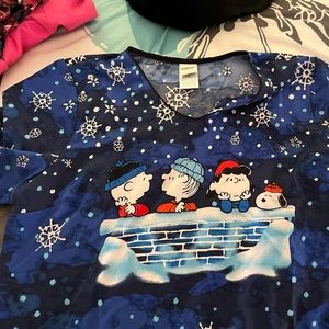 Peanuts scrub top/LARGE